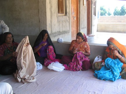 P+: Bangladesh kan beter in dorpen kleding produceren