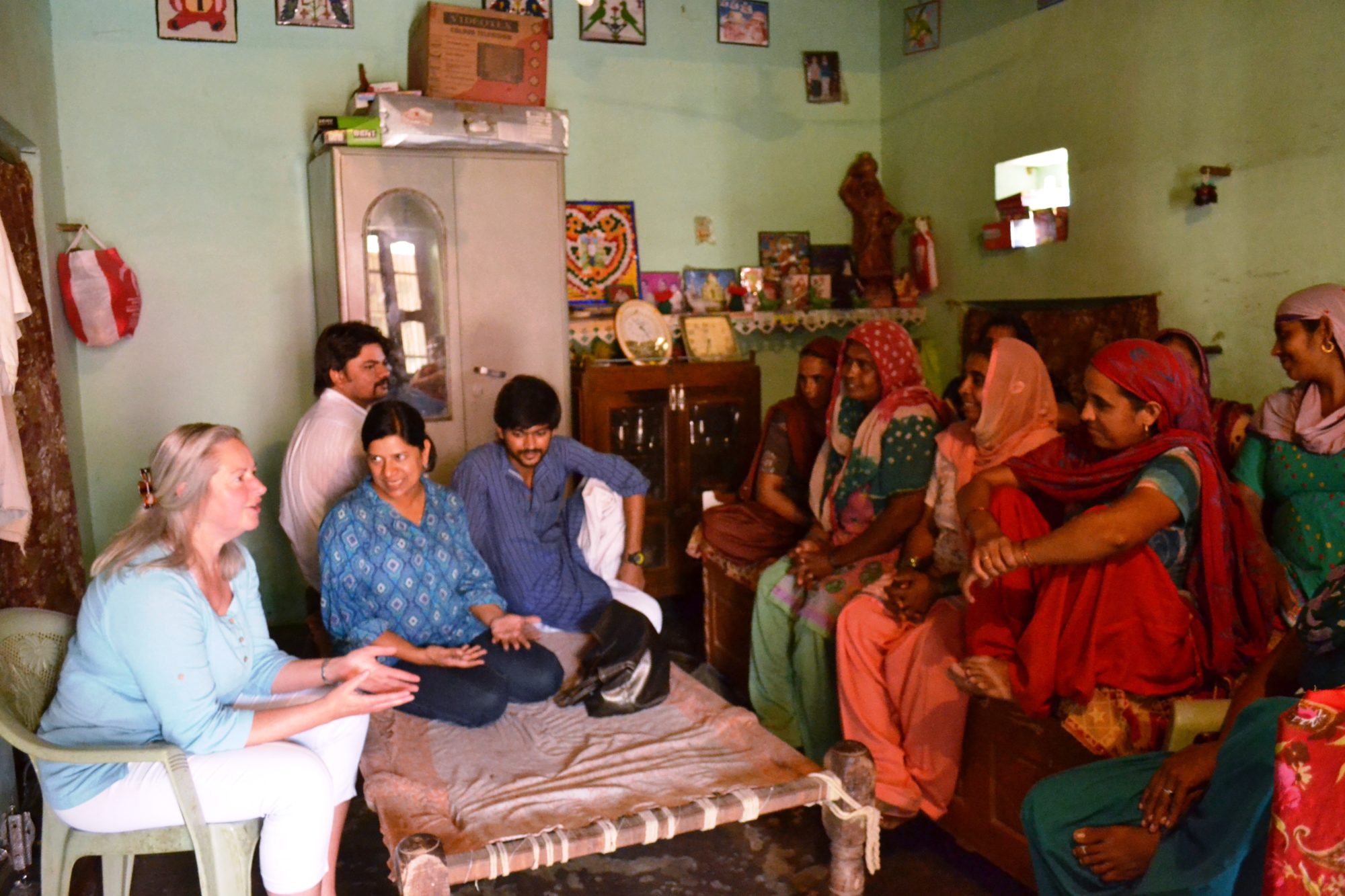 Fresh vegetables from female farmers to urban consumers